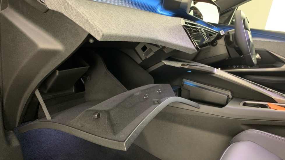 Peugeot 5008 1.2 Hybrid 136 Gt E-dsc6 Grey #43