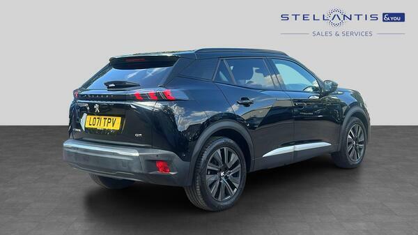 Peugeot e-2008 50Kwh Gt Premium Suv 136 Ps #3
