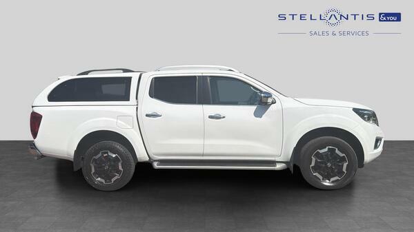Nissan Navara 2.3 Dci Tekna Pickup Double Cab 4W #2