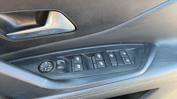 Peugeot 308 115Kw Allure 54Kwh 2024 Grey #34
