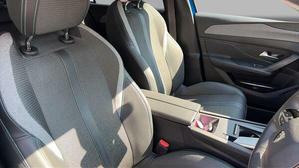 Peugeot 308 115Kw Allure 54Kwh 2024 Grey #18