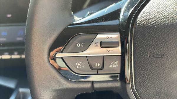 Peugeot 308 115Kw Allure 54Kwh 2024 Grey #20