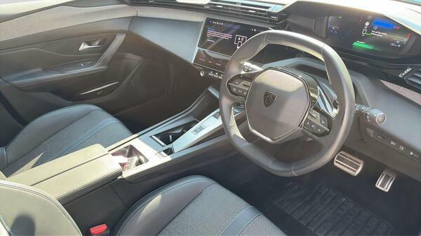 Peugeot 308 115Kw Allure 54Kwh 2024 Grey #32