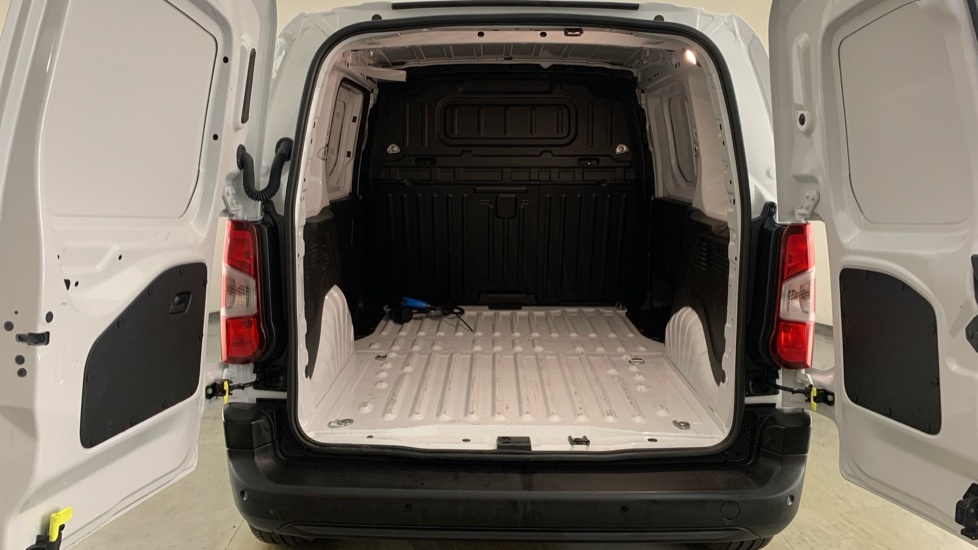 Vauxhall Combo-e Life 2300 50Kwh Prime Panel Van L1 7  #5