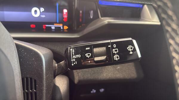 Vauxhall Grandland 73Kwh Ultimate Suv White #23