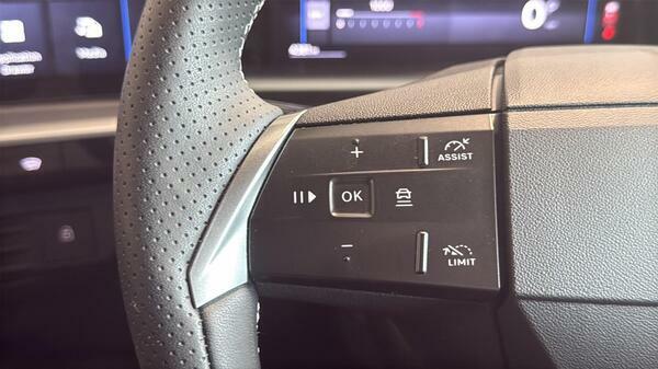 Vauxhall Grandland 73Kwh Ultimate Suv White #20