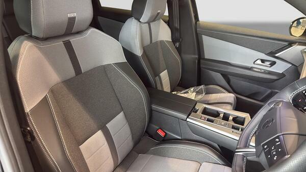 Vauxhall Grandland 73Kwh Ultimate Suv White #18