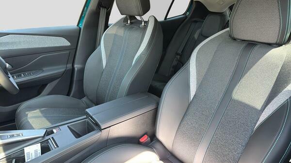 Peugeot 408 1.2 Puretech Allure Fastback Eat Euro 6  #17