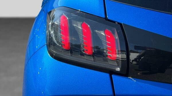 Peugeot 208 1.2 Puretech Allure Hatchback Eu MT21WJV #5
