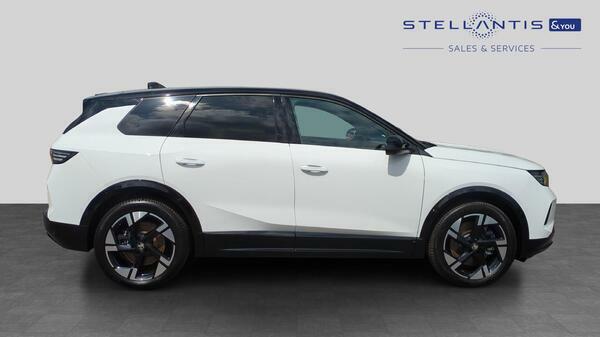 Vauxhall Grandland 73Kwh Ultimate Suv 213 Ps BL25VDT #2