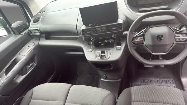 Peugeot E-Partner Mpv White #30