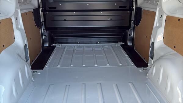 Peugeot Expert 2.0 Bluehdi Sport Standard Crew Van Eat8 Mwb Euro White #30