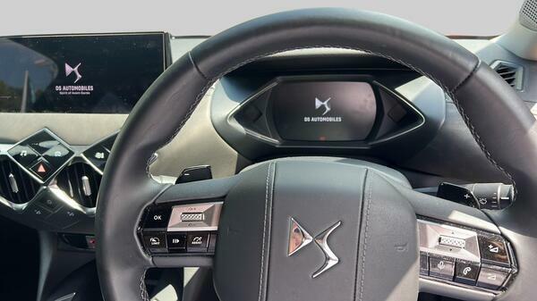 DS DS 3 E-tense 54Kwh Performance Line Grey #17