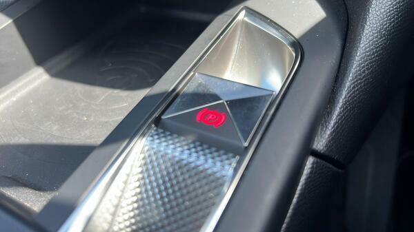 DS DS 3 E-tense 54Kwh Performance Line Grey #24