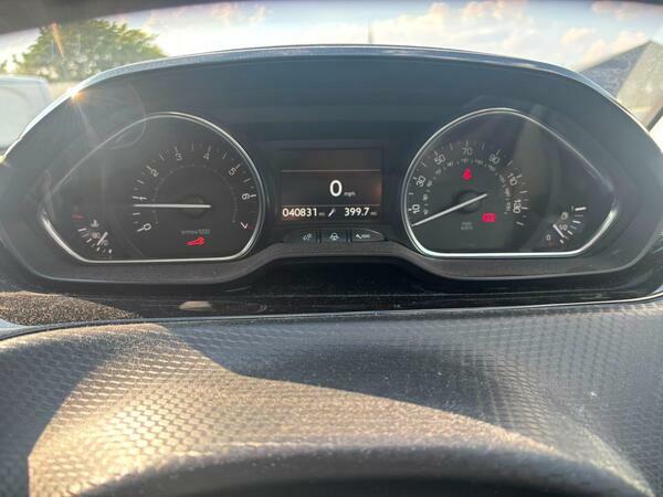 Peugeot 2008 1.2 Puretech Allure Premium Suv  #6