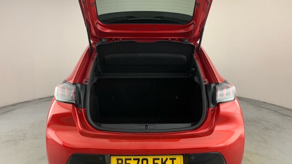 Peugeot 208 1.2 Puretech Allure Hatchback Eu BF70FKT #5