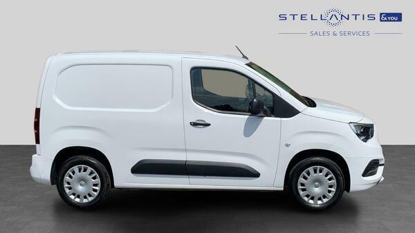 Vauxhall Combo 1.5 Turbo D 2000 Sportive Panel Van Man White #2