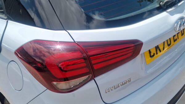 Hyundai I20 1.2 Se Launch Edition Hatchback #5