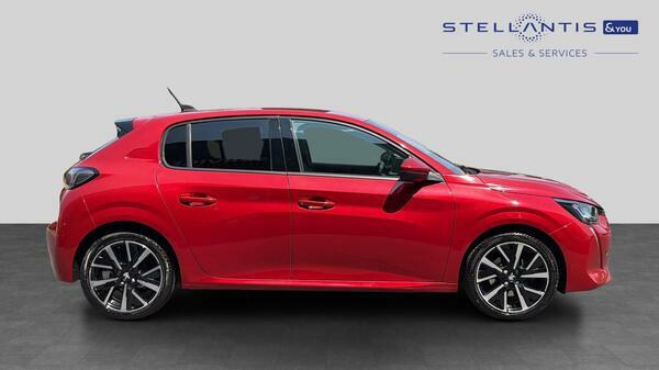 Peugeot 208 1.2 Puretech Allure Hatchback Eu KR70WMU #2