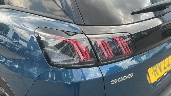 Peugeot 3008 1.5 Bluehdi Allure Premium Suv Eat Euro RV22AEC #5