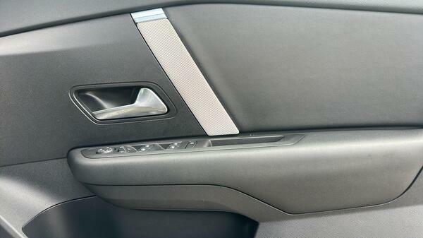 Citroen C4 Max White #39