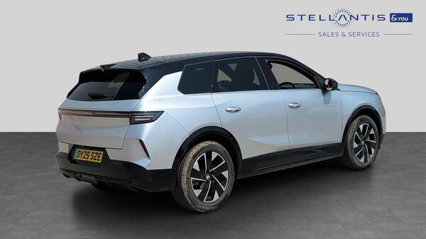 Vauxhall Grandland 73Kwh Gs Suv 213 Ps DY25SZE #3