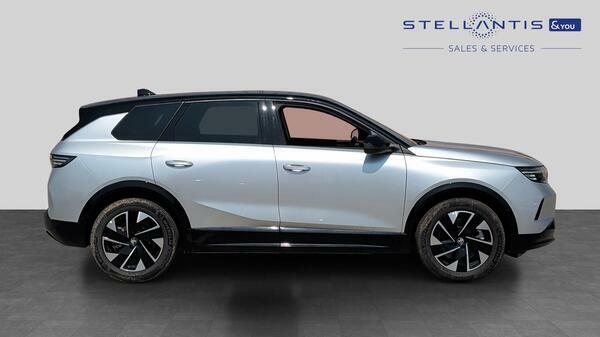Vauxhall Grandland 73Kwh Gs Suv 213 Ps DY25SZE #2