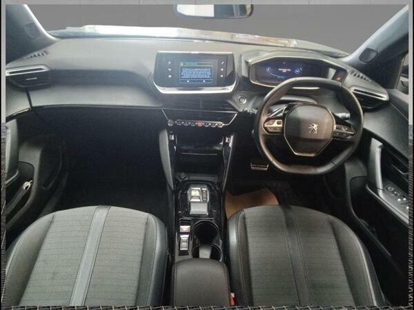 Peugeot e-2008 50Kwh Allure Premium 7Kw Charger #4