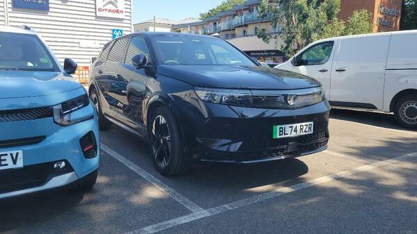 Vauxhall Grandland 73Kwh Ultimate Suv 213 Ps