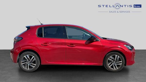 Peugeot 208 1.2 Puretech Allure Premium Hatchback PJ73OPW #2