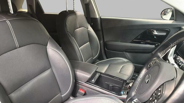 Kia e-Niro 64Kwh 4 Suv Black #18