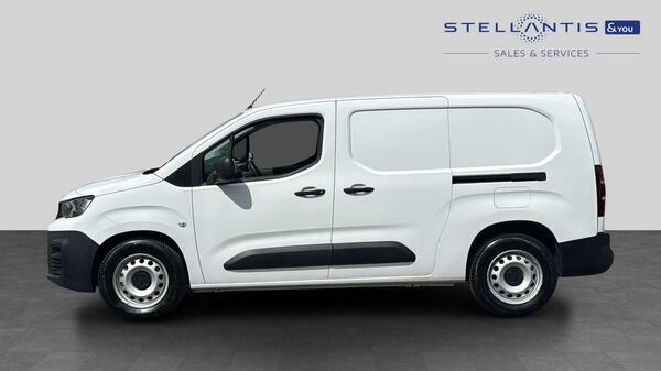 Peugeot E-Partner 800 50Kwh Professional Premium Standard Panel Va #4