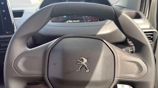 Peugeot E-Partner Mpv White #31