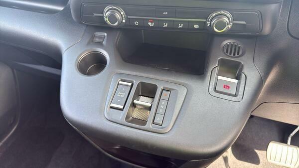 Peugeot E-Partner Mpv White #11