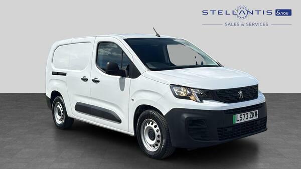 Peugeot E-Partner 800 50Kwh Professional Premium Standard Panel Va