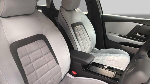 Citroen e-C4 100Kw E-series 50Kwh White #17