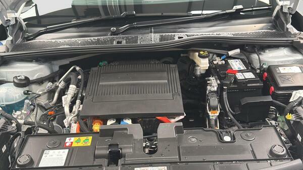 Citroen e-C4 100Kw E-series 50Kwh White #45