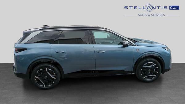 Peugeot 5008 73Kwh Gt Suv 210 Ps KK25GYZ #2