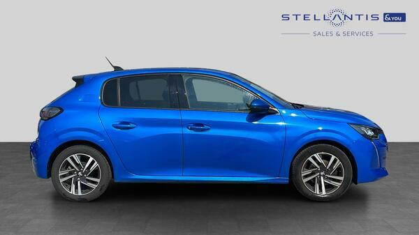Peugeot 208 1.2 Puretech Allure Hatchback Eu #2