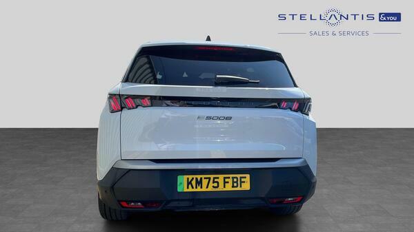 Peugeot 5008 73Kwh Allure Suv 210 Ps KM75FBF #4