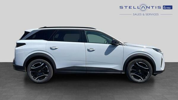 Peugeot 5008 73Kwh Allure Suv 210 Ps KM75FBF #2