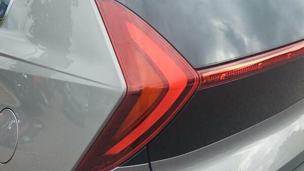 Hyundai Bayon 1.0 T-gdi Mhev Premium Suv Hybrid Dct E RF71BMU #5