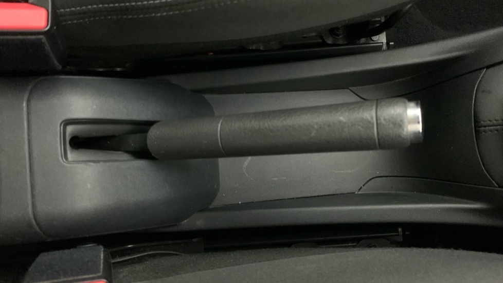 Peugeot 208 Tech Edition Black #36