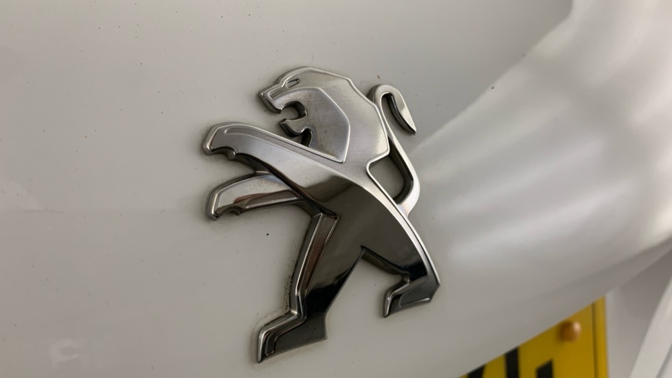 Peugeot 208 Tech Edition Black #56