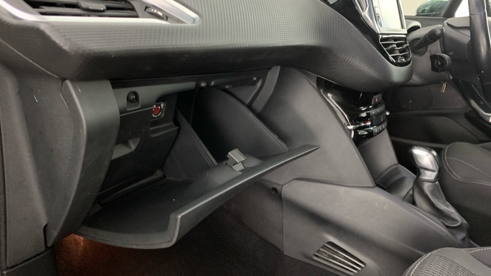 Peugeot 208 Tech Edition Black #43