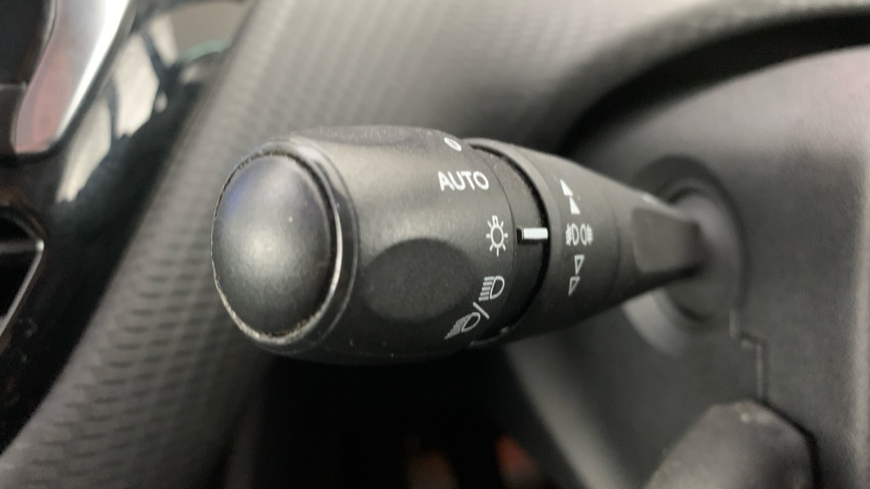 Peugeot 208 Tech Edition Black #19