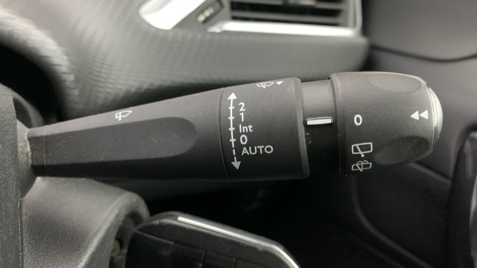 Peugeot 208 Tech Edition Black #17