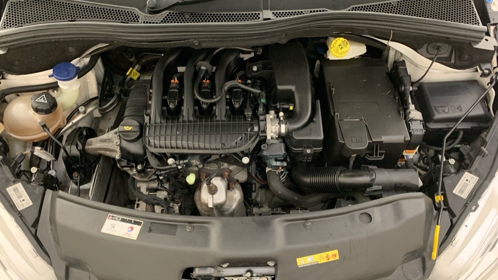 Peugeot 208 Tech Edition Black #23