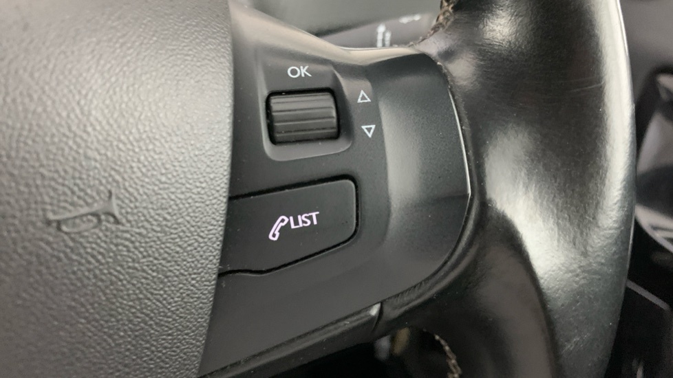 Peugeot 208 Tech Edition Black #20