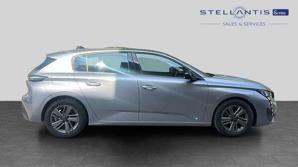 Peugeot 308 1.2 Puretech Active Premium Hatchback E #2
